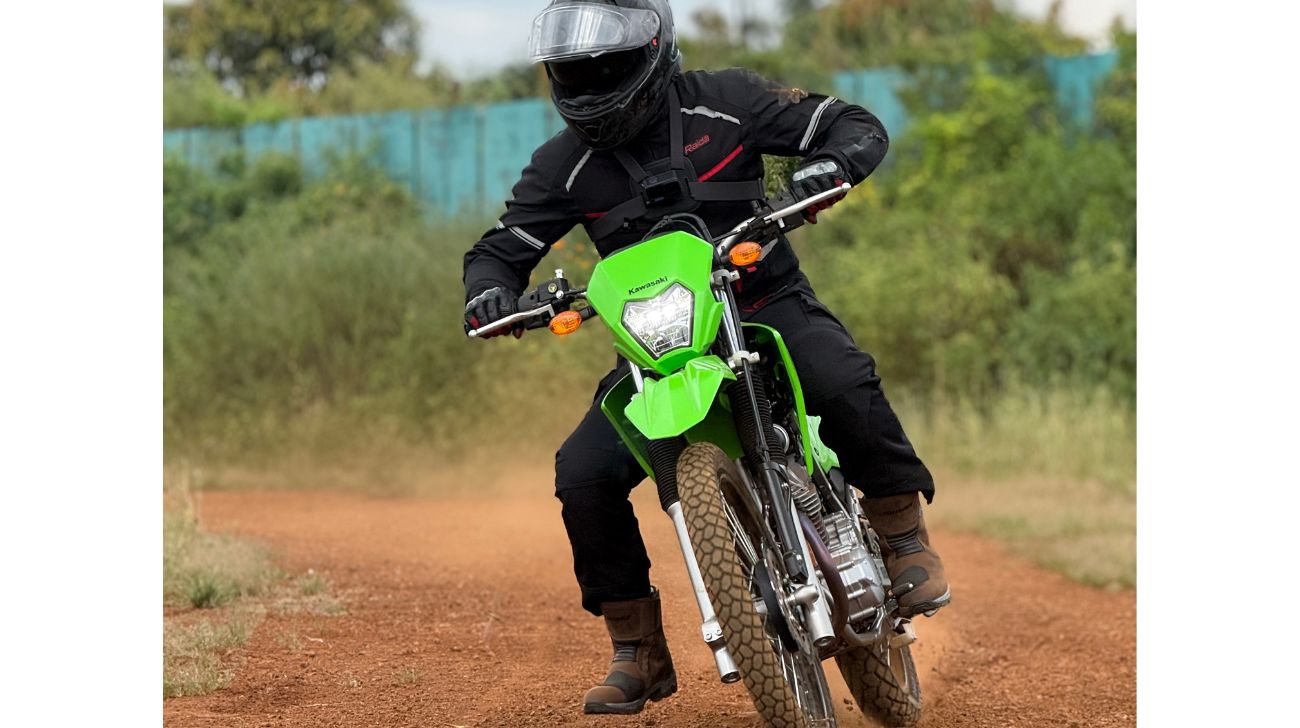 1743090951-klx 230 